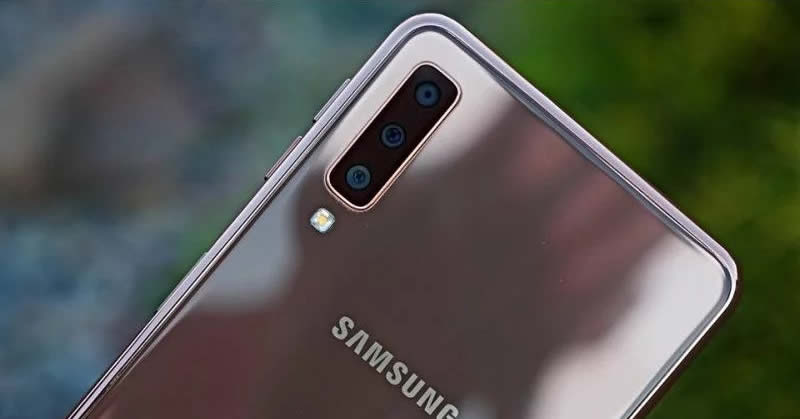 Thay mặt kính camera Samsung Galaxy A7 2018