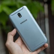 Sửa Samsung Galaxy J7 Pro lỗi sạc