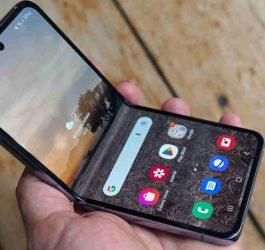 Sửa Samsung Galaxy Z Flip 4 màn hình lúc lên lúc không: Đừng vội thay màn hình bạn nhé !