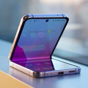 Sửa Samsung Galaxy Z Flip 4 lỗi bản lề