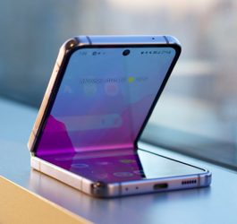 Sửa Samsung Galaxy Z Flip 4 lỗi bản lề